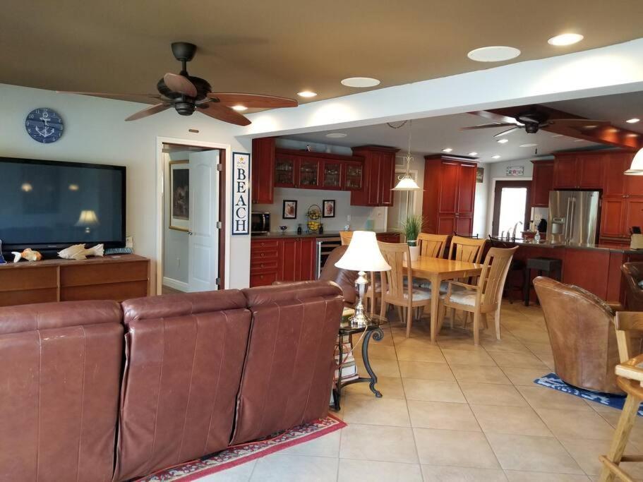 Irb Surf House Waterfront Oasis+ Sunshine +Fun Kayaks Villa Clearwater Beach Exterior photo